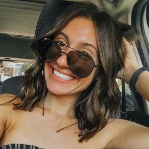 Meet your Posher, Victoria